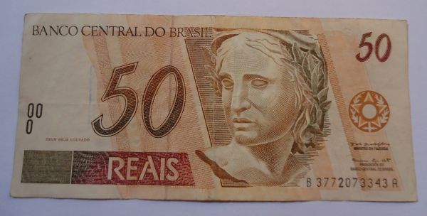 Cédulas de 50 reais