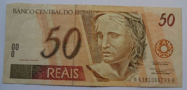 Cédulas de 50 reais